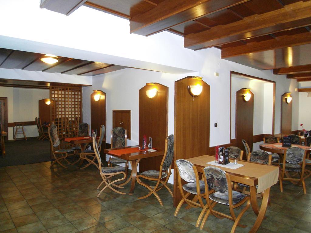 Penzion A Restaurace U Veterana Frenštát pod Radhoštěm Esterno foto