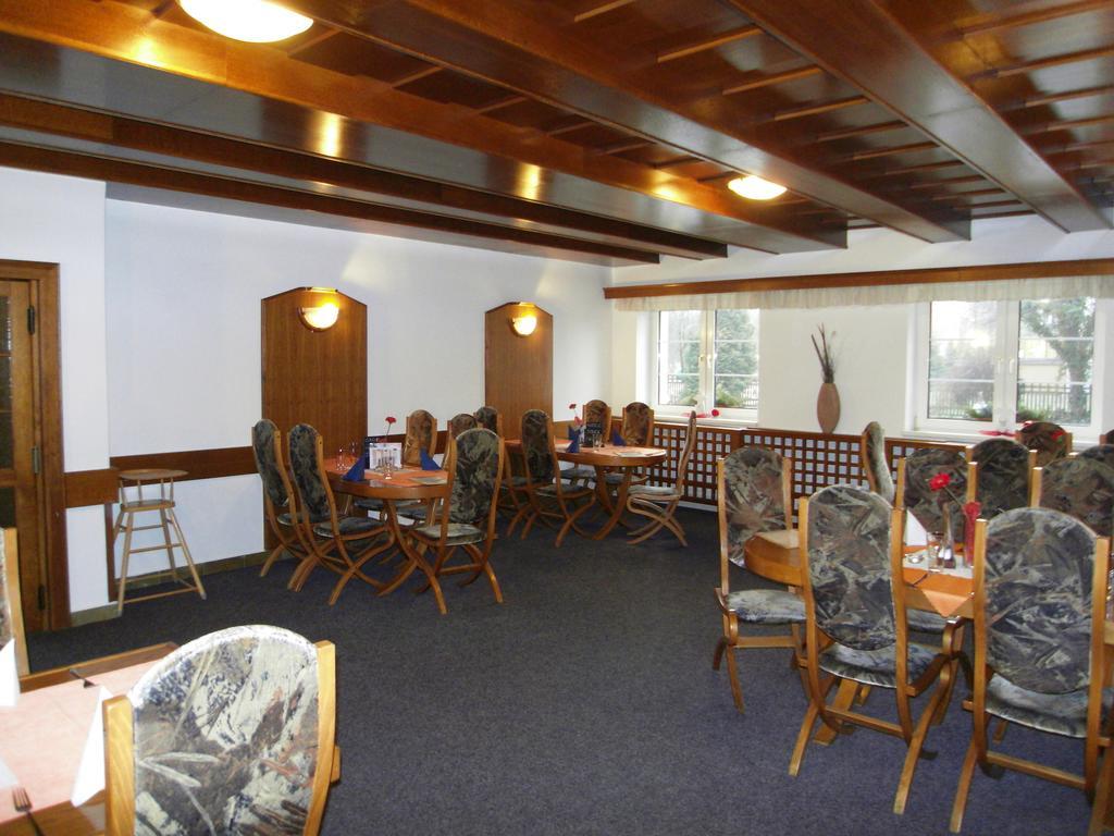 Penzion A Restaurace U Veterana Frenštát pod Radhoštěm Esterno foto