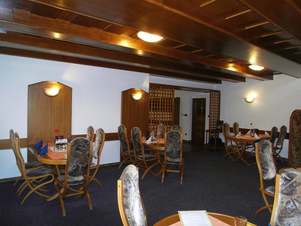 Penzion A Restaurace U Veterana Frenštát pod Radhoštěm Esterno foto